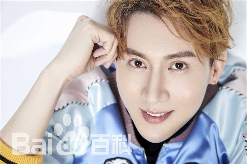 王龙华(Henry)休闲