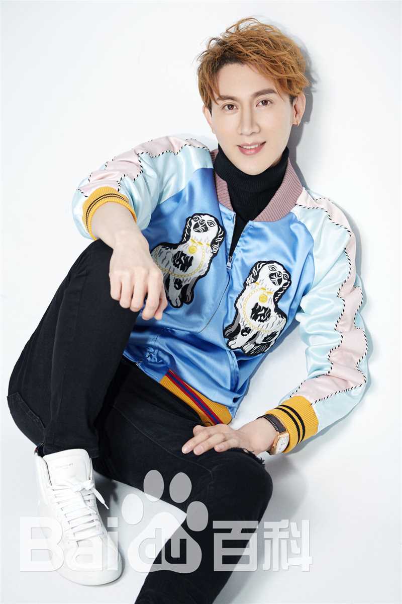 王龙华(Henry)休闲