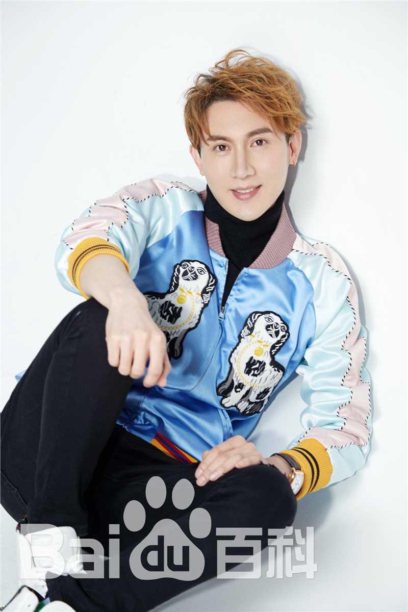 王龙华(Henry)休闲