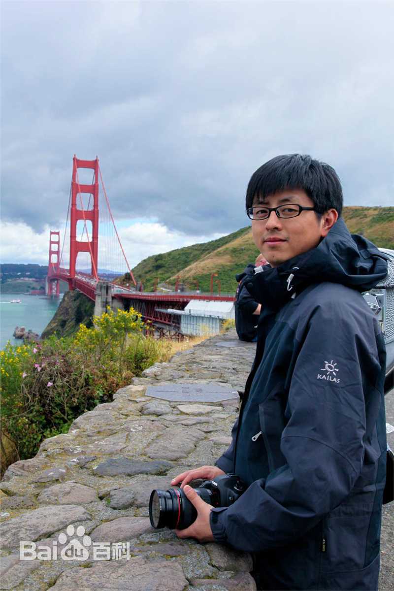 周拓如现场工作照图册