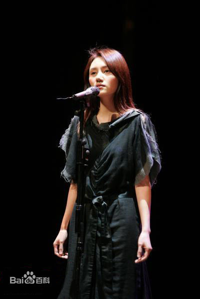 最全袁泉(Yolanda)在话剧《琥珀》中的壁纸