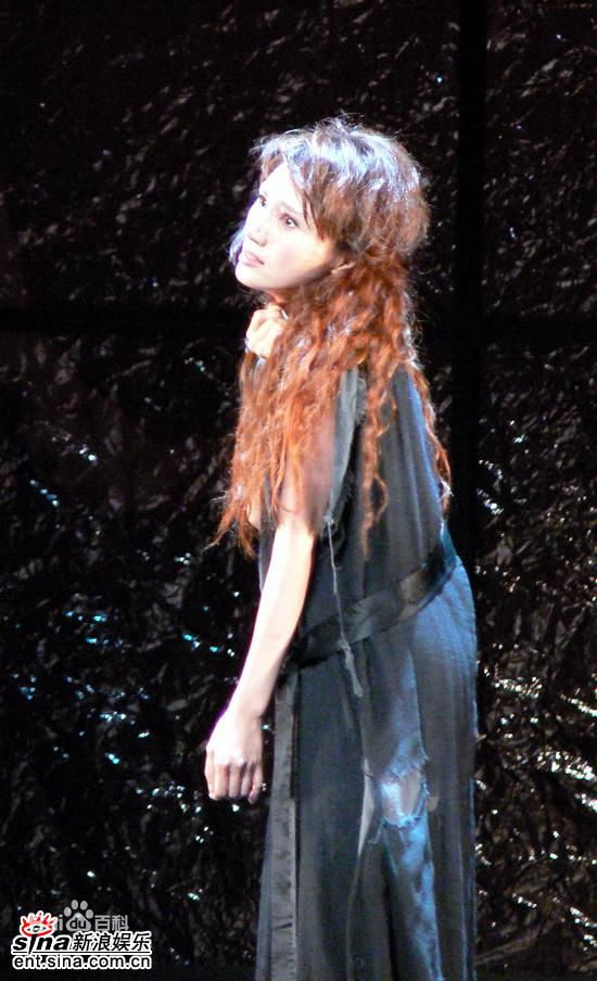 最全袁泉(Yolanda)在话剧《琥珀》中的壁纸