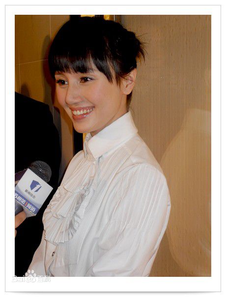 袁泉(Yolanda)时尚活动壁纸壁纸