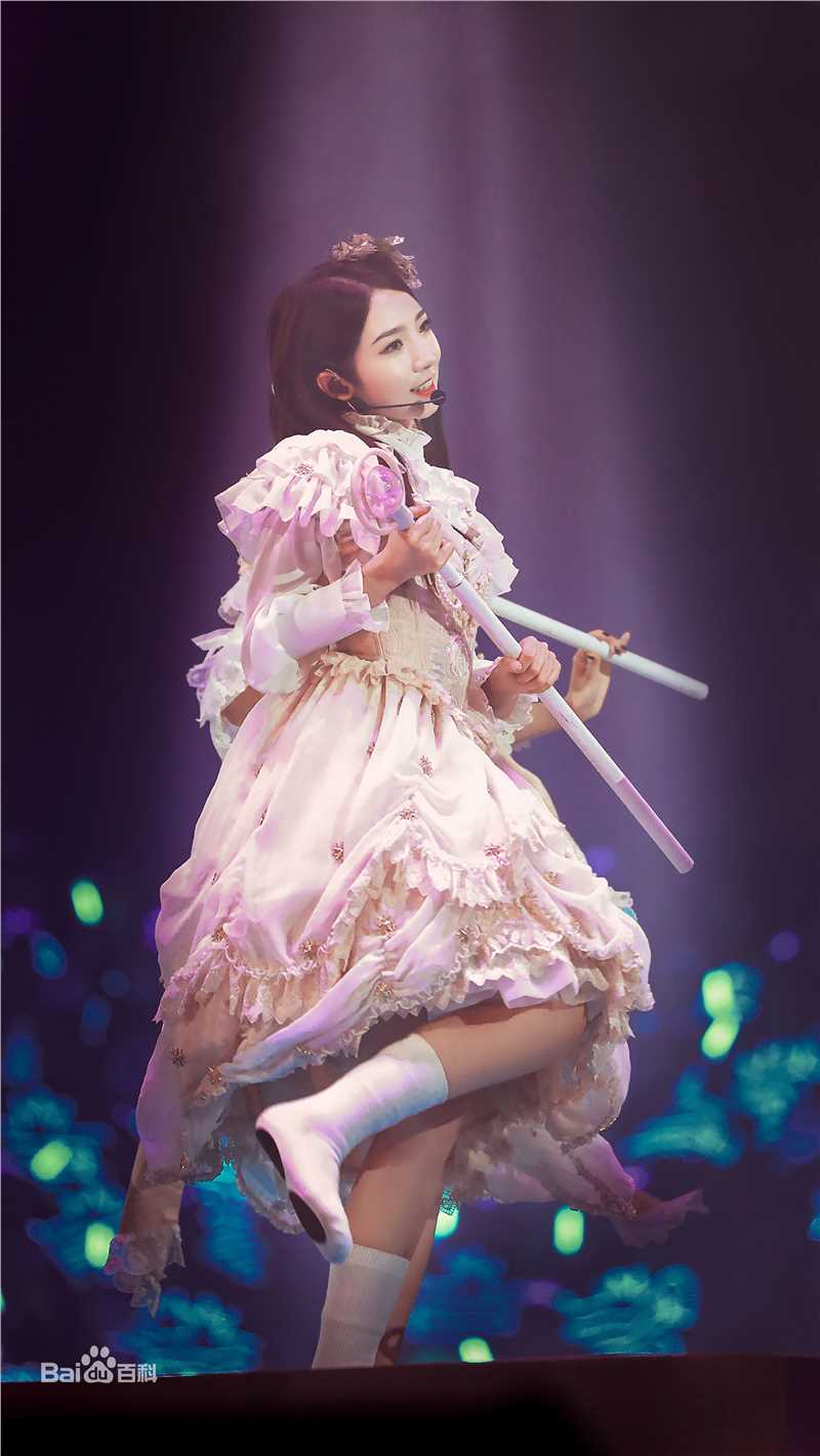 孟美岐(Meng Mei Qi、)舞台照图册