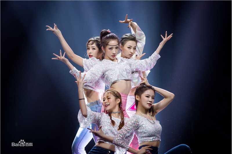 孟美岐(Meng Mei Qi、)舞台照图册