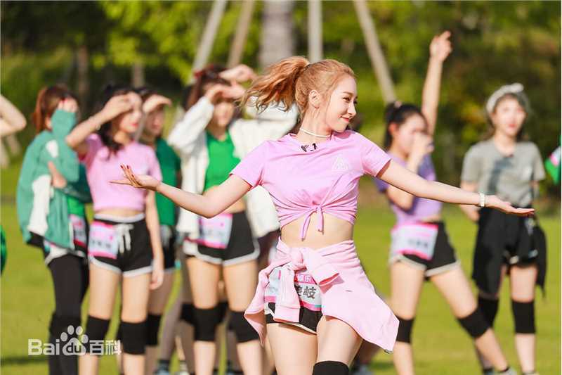 孟美岐(Meng Mei Qi、)创造101综艺照前后照片