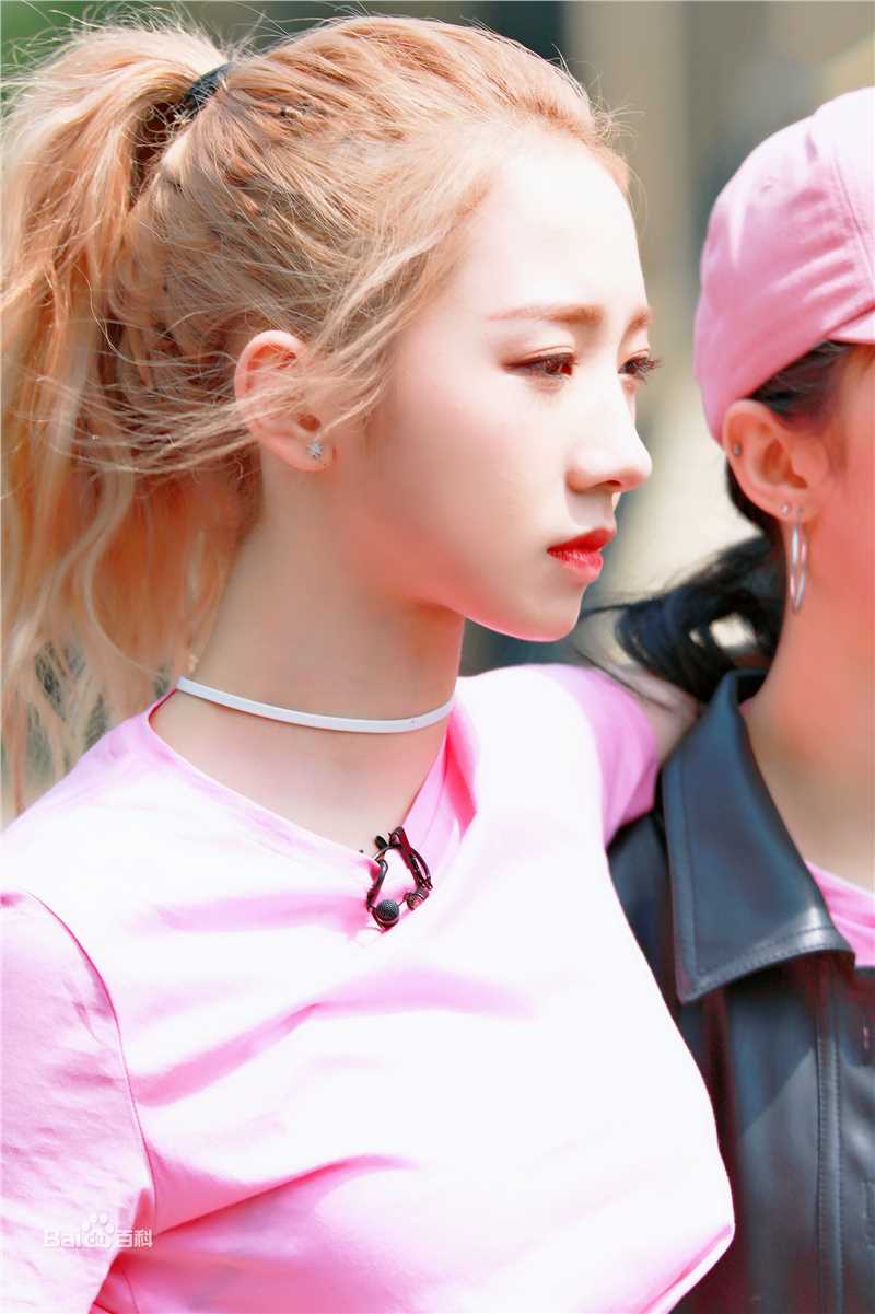 孟美岐(Meng Mei Qi、)创造101综艺照前后照片