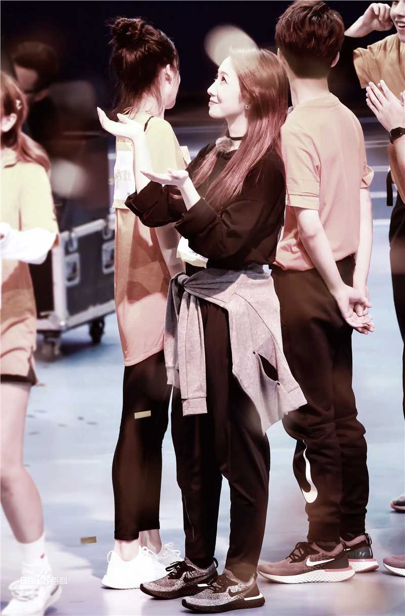 孟美岐(Meng Mei Qi、)超新星全运会素颜照壁纸