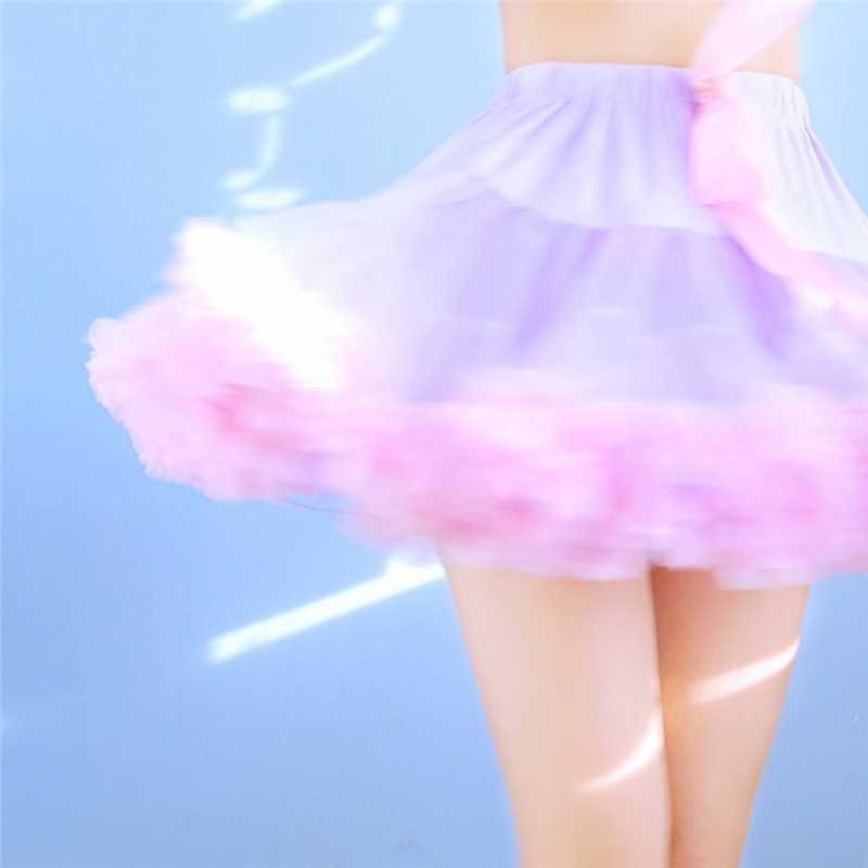 高清时尚气质可爱萌妹子吊带裙漂亮图集