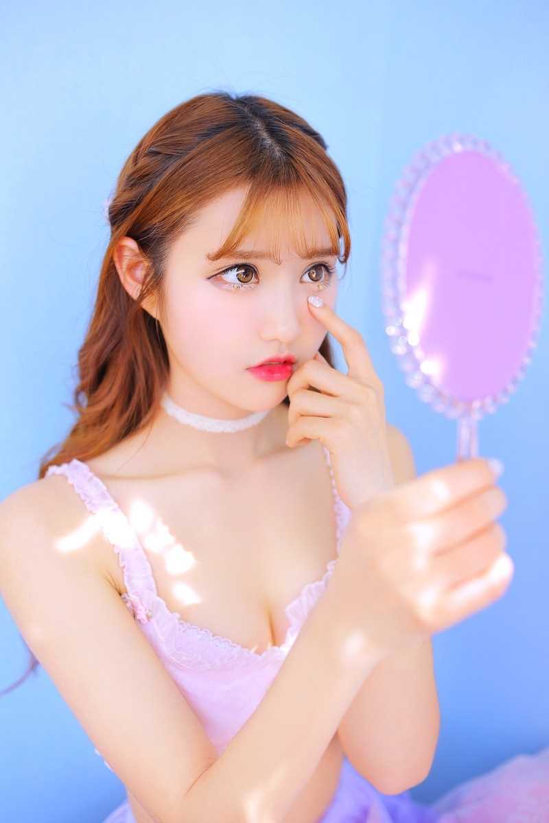 高清时尚气质可爱萌妹子吊带裙漂亮图集