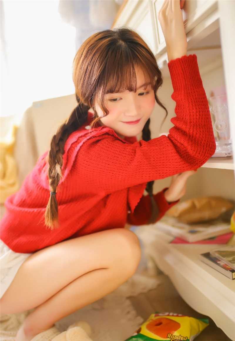 特别专辑复古文艺小少女红色毛衣性感热裤大长腿私房图片