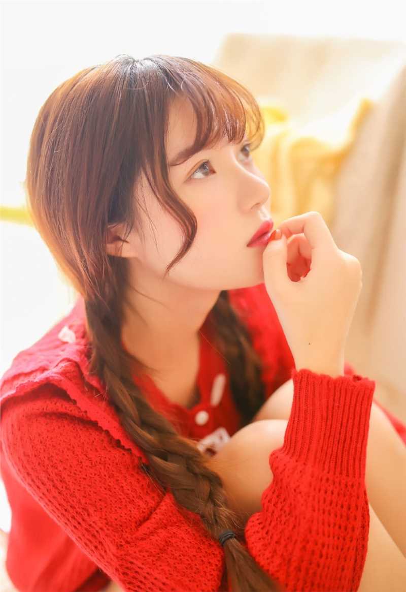 特别专辑复古文艺小少女红色毛衣性感热裤大长腿私房图片