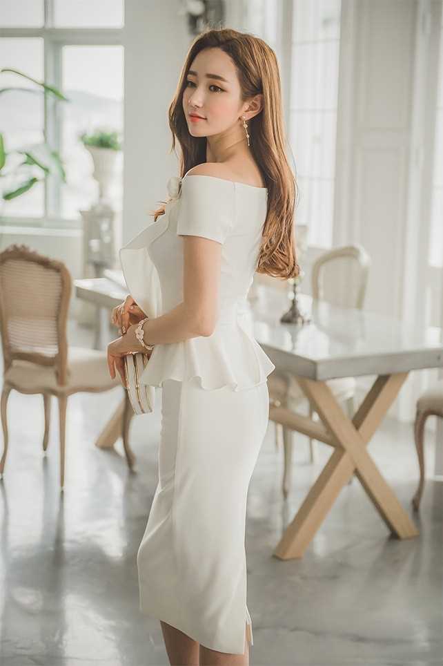 最新气质美眉李妍静时尚都市美女风性感长腿壁纸