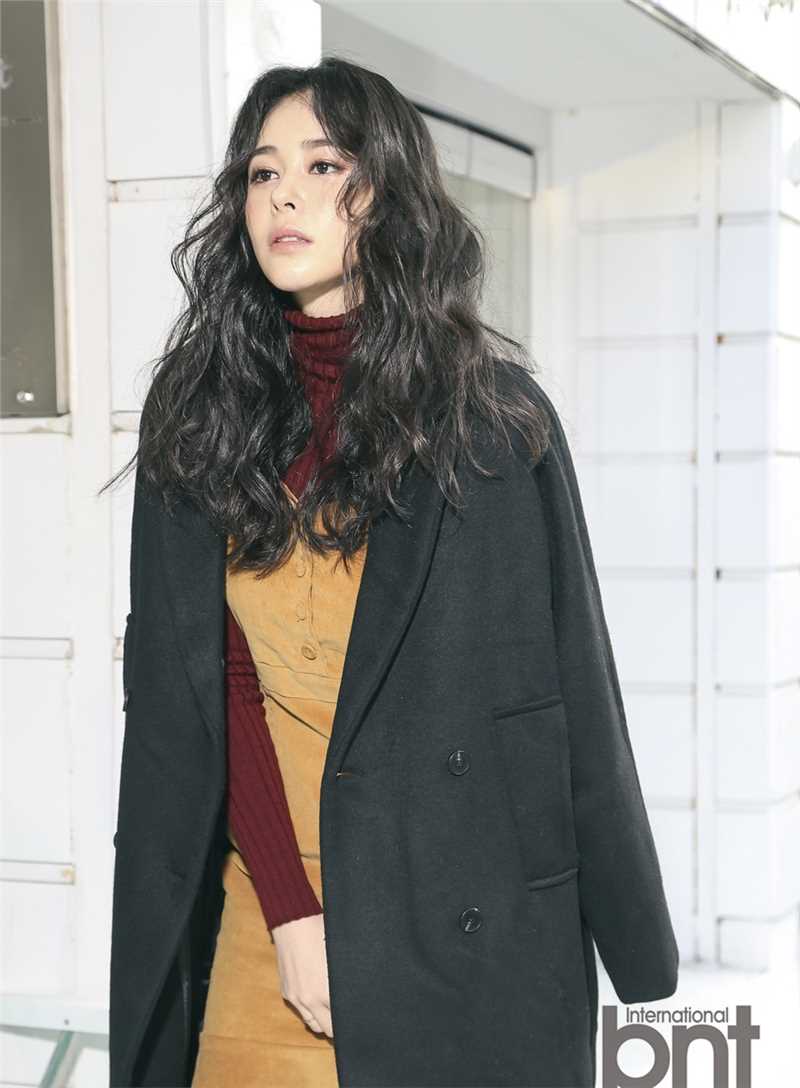 优质韩国轻女人星许怡才时尚魅力美照相册