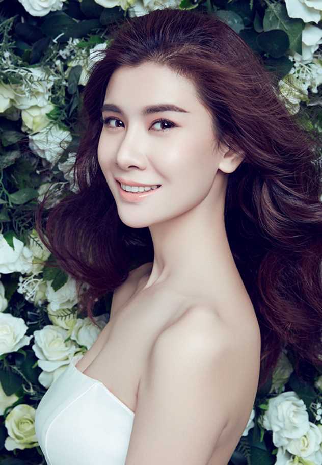 精选王笛纯白色时尚变身可爱的花仙子图册