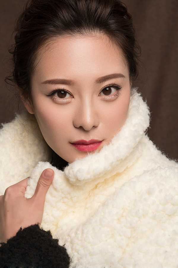 最全王汀秋冬时尚大片秀白皙大长腿相册