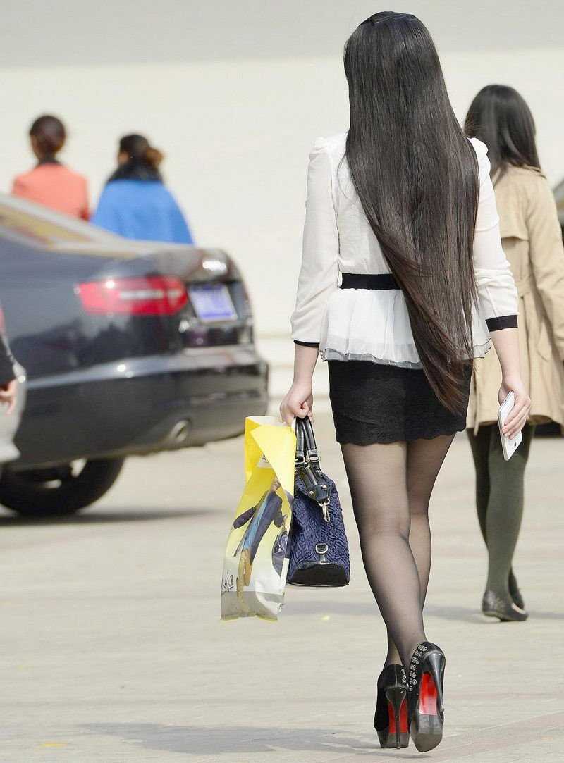 最全街拍紧身裙黑丝美女时尚大片相册