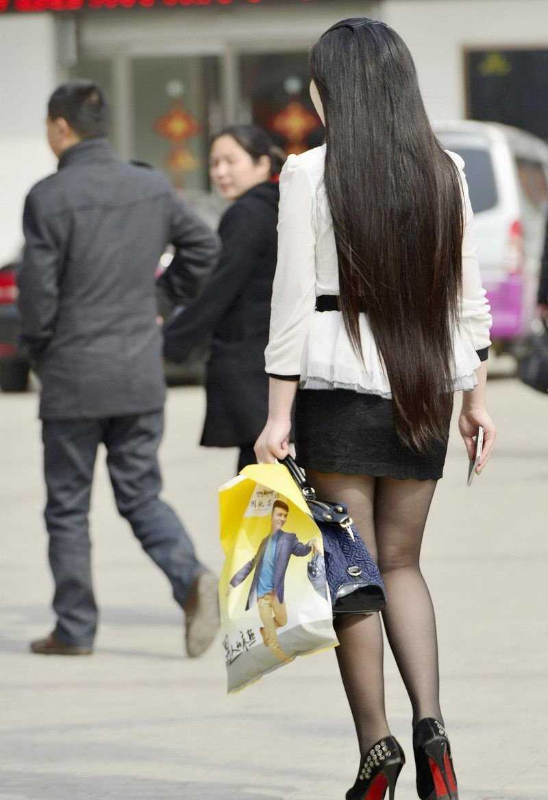 最全街拍紧身裙黑丝美女时尚大片相册