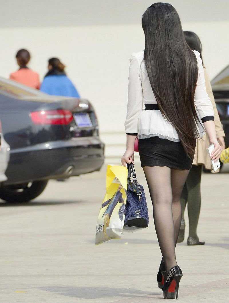 最全街拍紧身裙黑丝美女时尚大片相册
