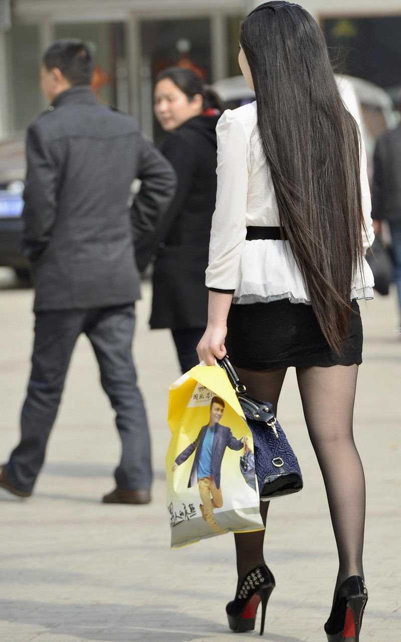 最全街拍紧身裙黑丝美女时尚大片相册