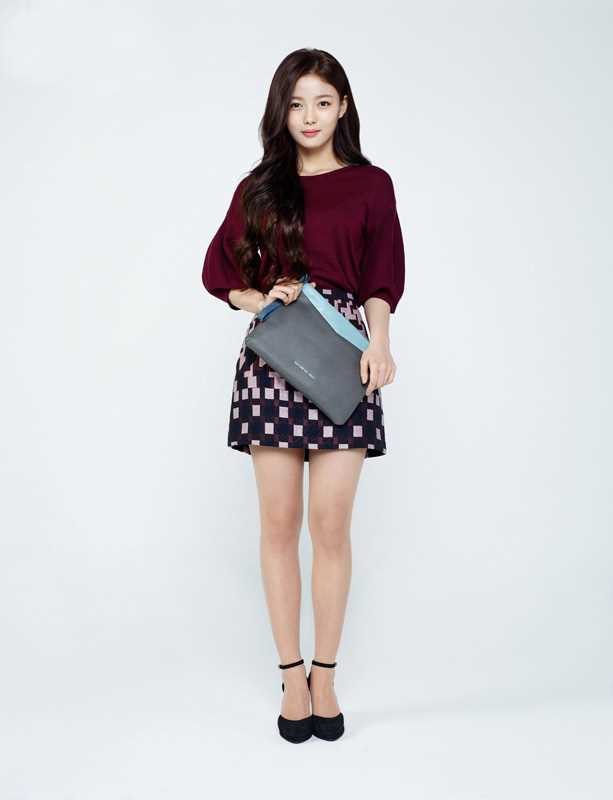 特别专辑韩国女明星金裕贞展都市女性时尚魅力