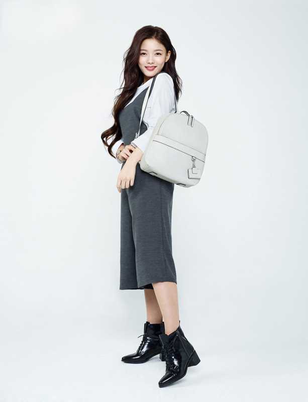 特别专辑韩国女明星金裕贞展都市女性时尚魅力