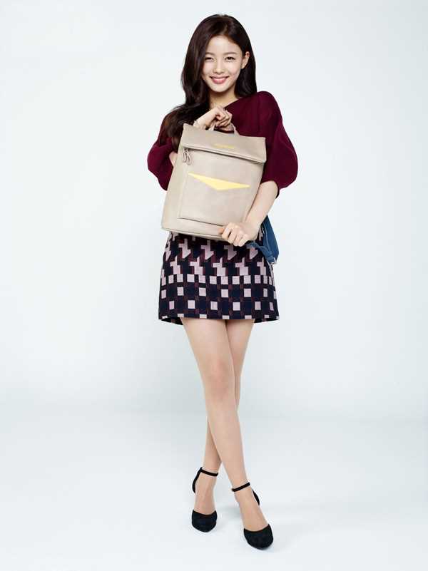 特别专辑韩国女明星金裕贞展都市女性时尚魅力