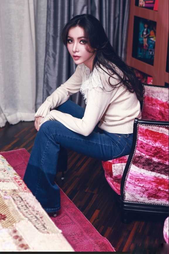 陆陆最新时尚大秀魔鬼身材