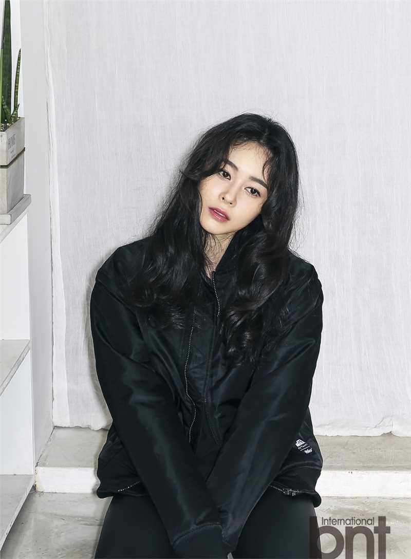 精选韩国女星许怡才时尚魅力无限图册