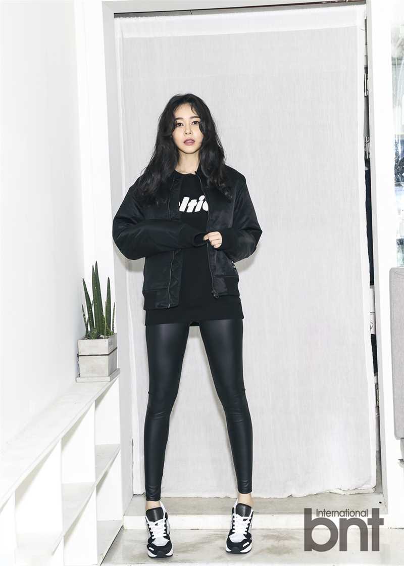 精选韩国女星许怡才时尚魅力无限图册