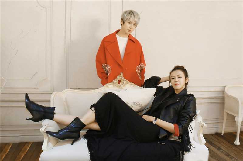 特别专辑李艾金希澈时尚曝光展“黑红”双魅力图片