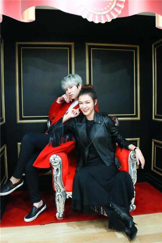 特别专辑李艾金希澈时尚曝光展“黑红”双魅力图片