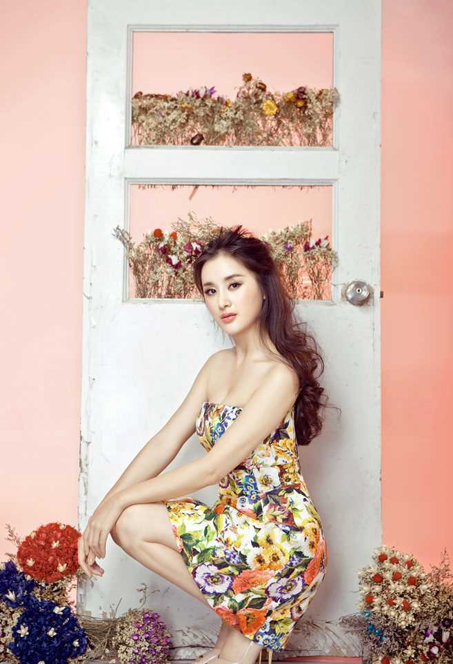 最新内地女演员郑媛元时尚宛若纯美花仙子壁纸