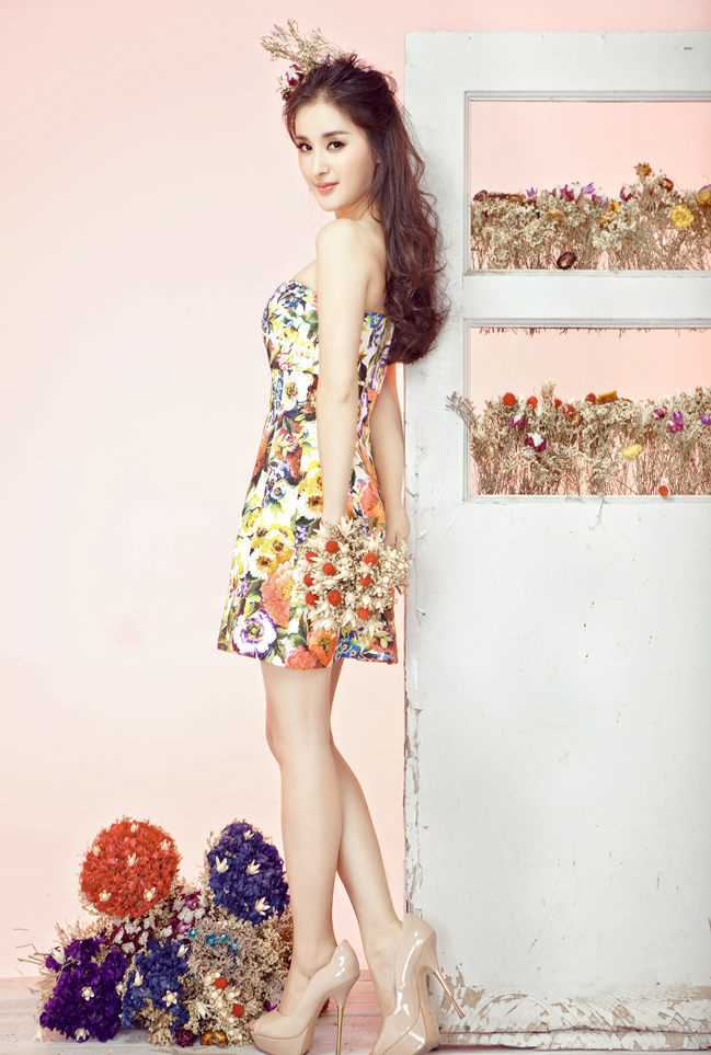 最新内地女演员郑媛元时尚宛若纯美花仙子壁纸