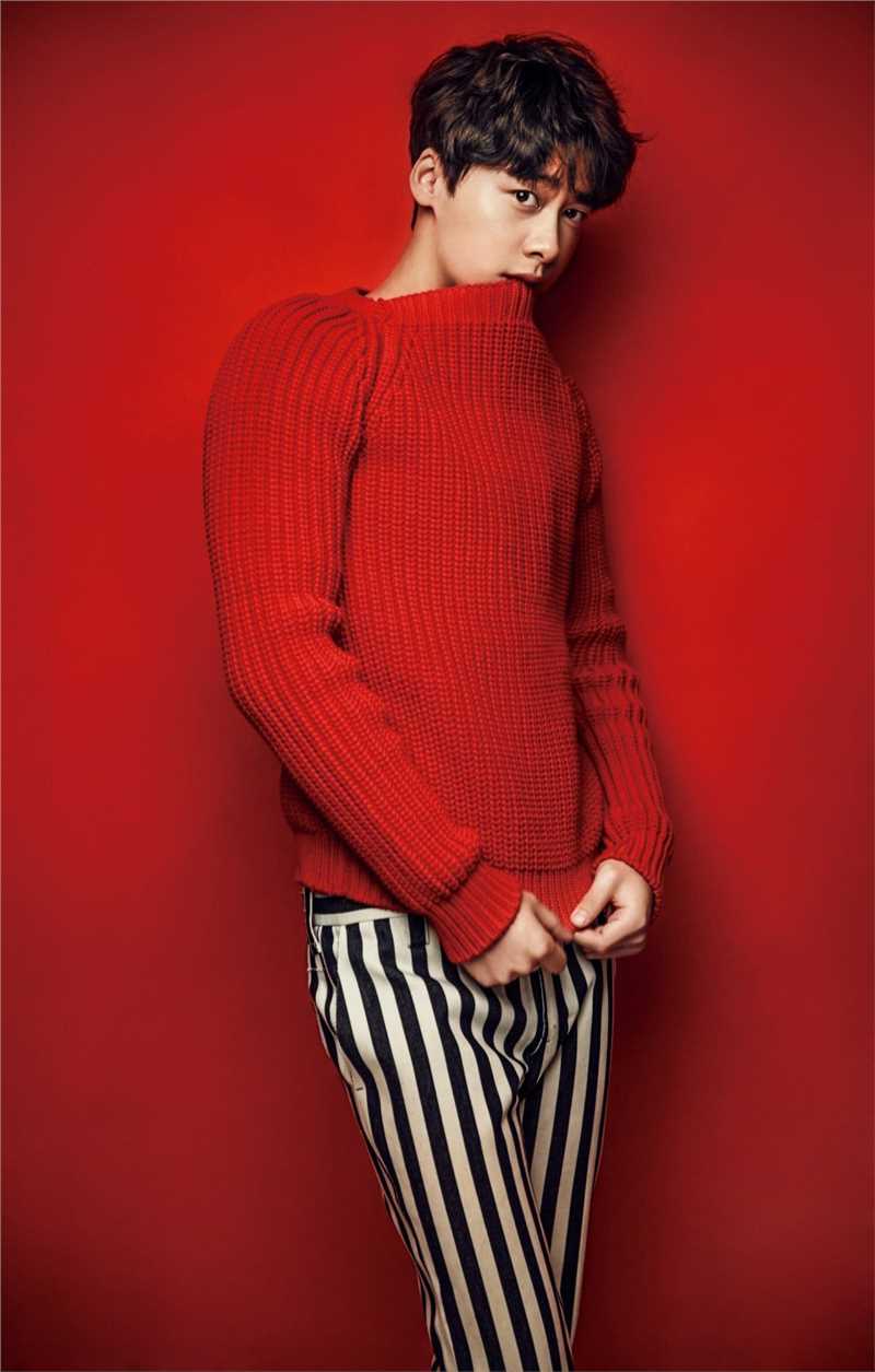 李易峰红色毛衣展时尚型男范