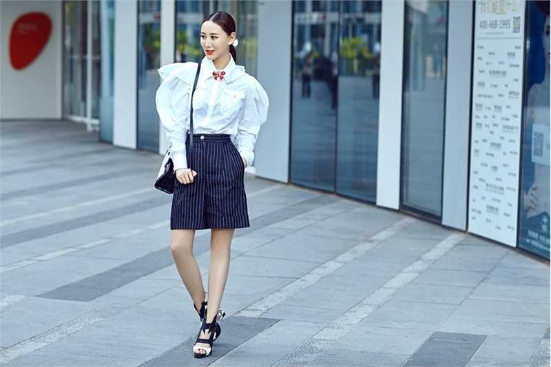 优质惊艳制服美女杜十五时尚街拍大片相册