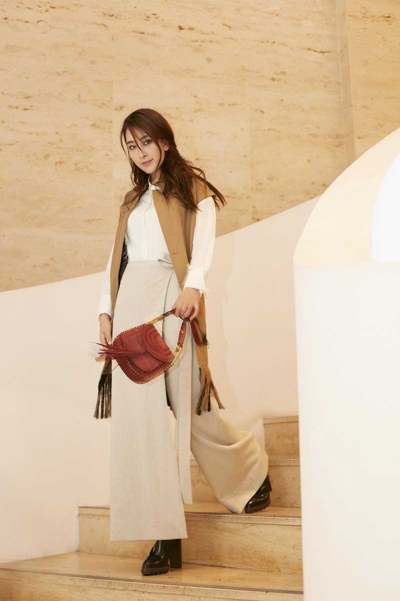 最全女明星马苏时尚街拍大片变身摩登女郎壁纸