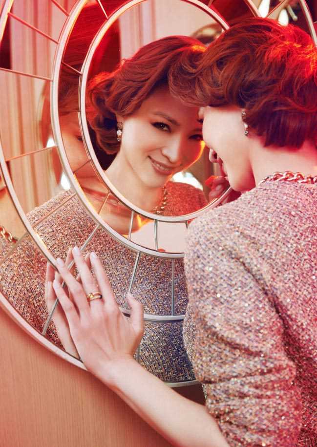 最新董卿登时尚杂志封面展知性美壁纸