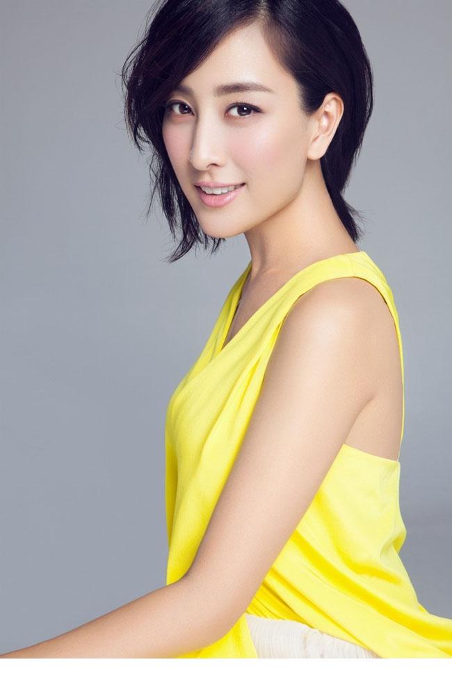 最新时尚美女马苏气质大片壁纸