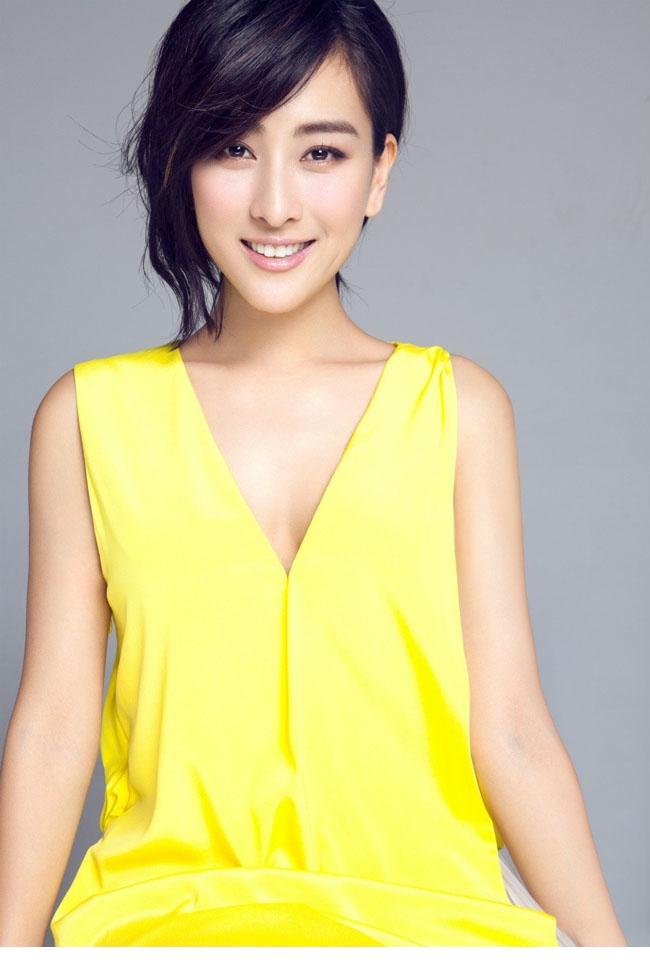 最新时尚美女马苏气质大片壁纸