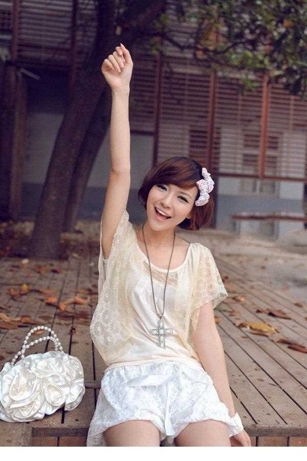 最全漂亮女生蕾丝短裙时尚街拍照相册