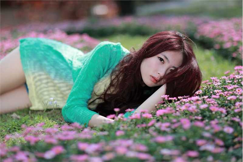 最全热裤美女艾薇时尚街拍照相册