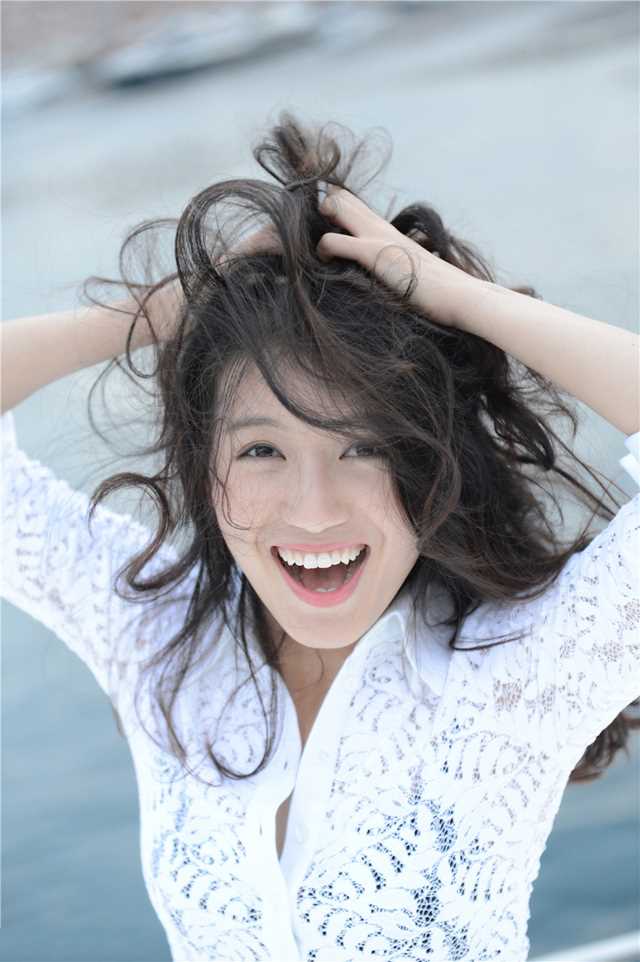 优质苏青时尚街拍大片展迷人笑容相册