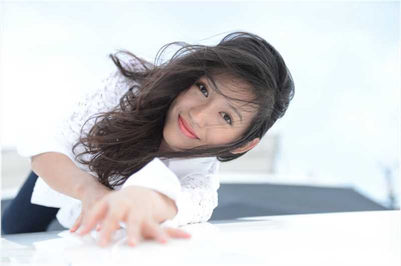 优质苏青时尚街拍大片展迷人笑容相册