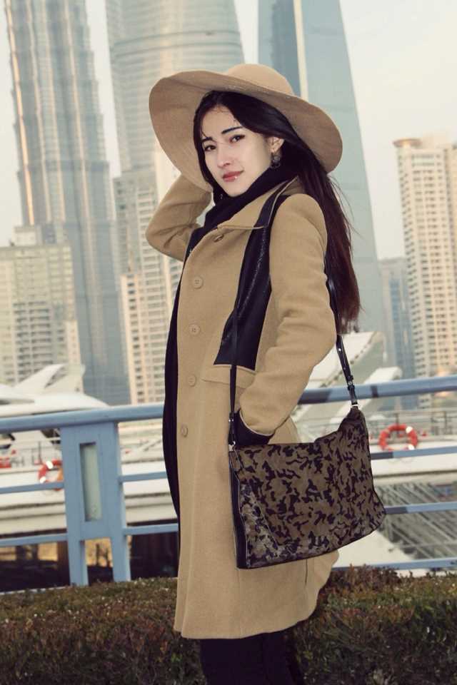 美女朱韵淇时尚街拍大片