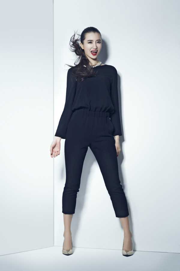 优质歌手吴哲晗时尚展女王范相册