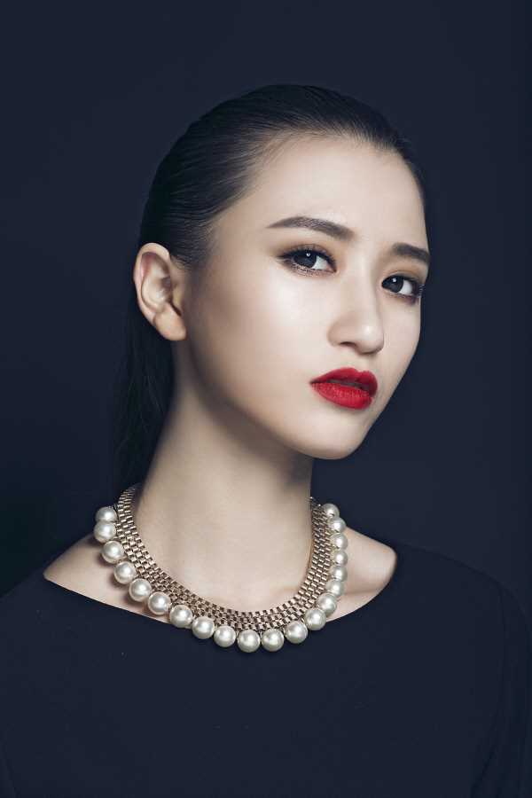 优质歌手吴哲晗时尚展女王范相册