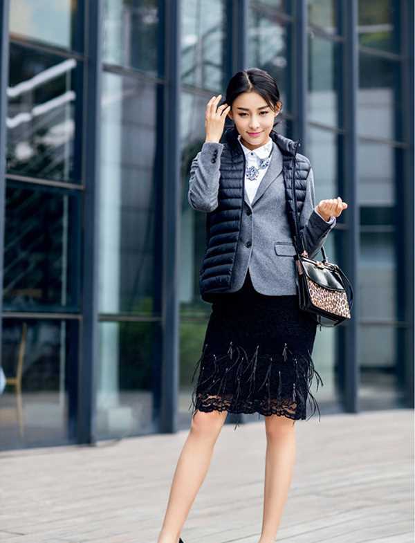 最新美女贾青时尚街拍大片图集