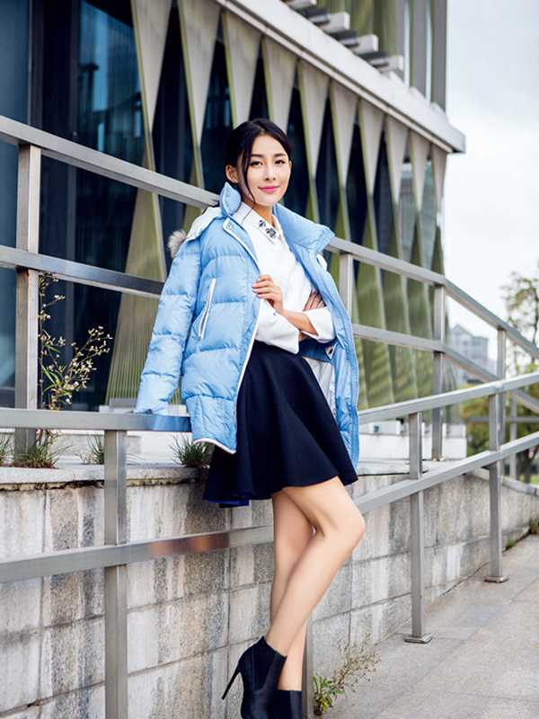 最新美女贾青时尚街拍大片图集