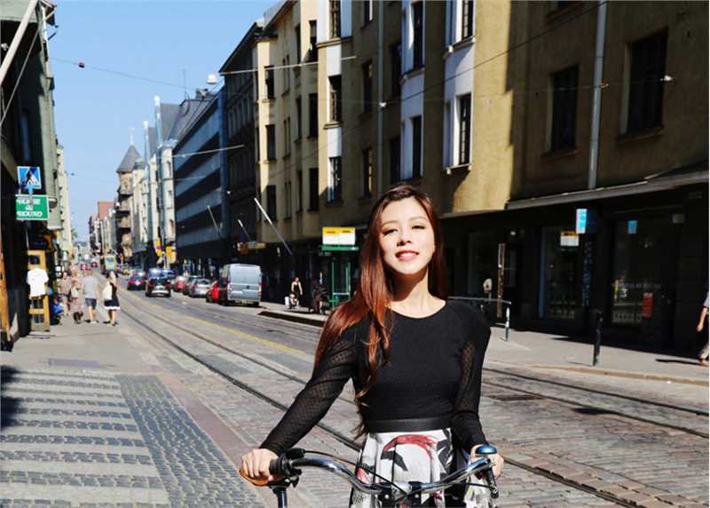 女神朱婧时尚街拍大片展优雅女性范